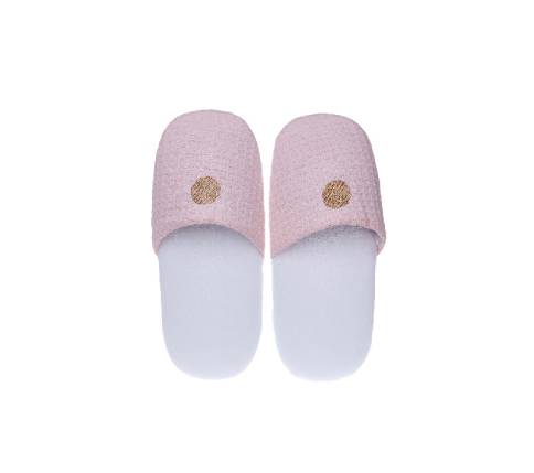 What Are the Advantages of Five-Star Hotel Slippers?