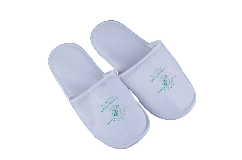 Custom Embroided Hotel Guest Slipper